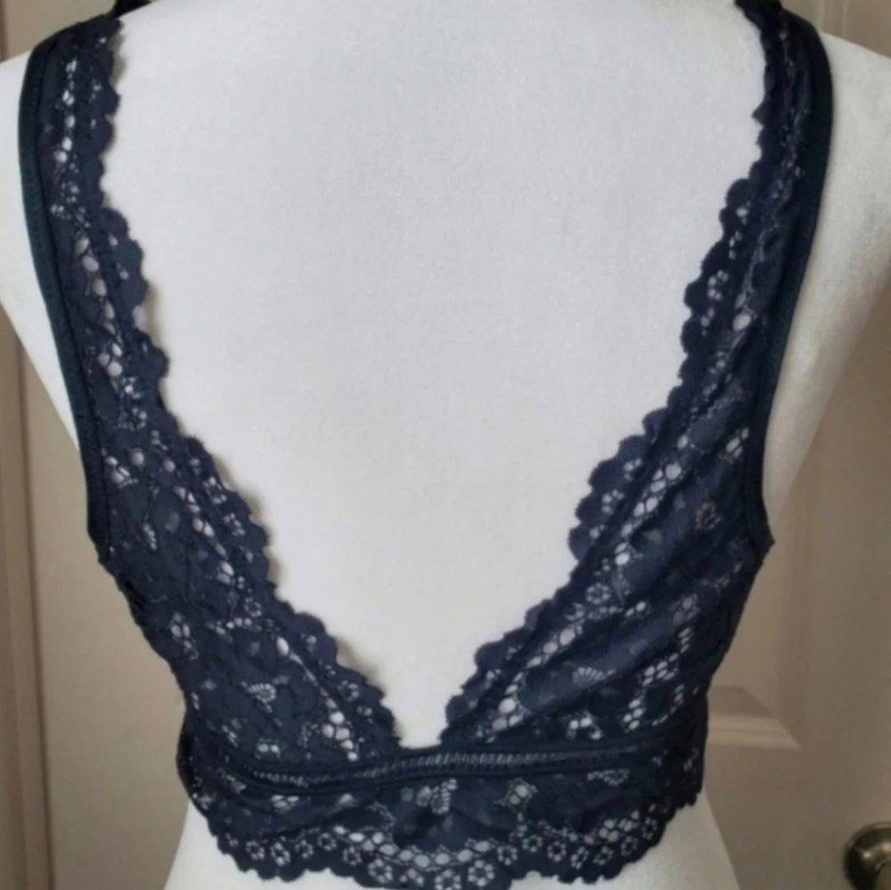NWOT Plunge Lace Bralette